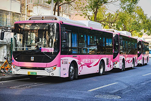 吉利星际客车助力湖州打造玫瑰红公交专线 展现城市发展新面貌