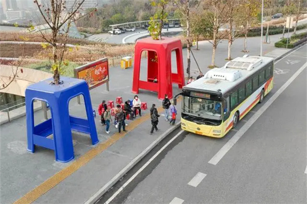 重庆两江新区悦来：艺术公交车站涵养城市气质