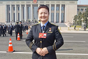 全国人大代表何少花：为全国公交车驾驶员建立工资增长机制