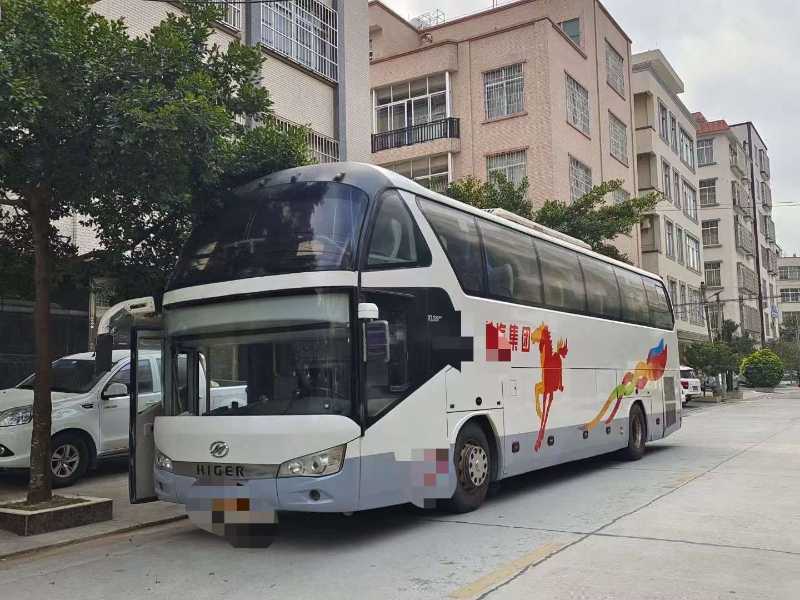 2015年9月 49座国四有中门带腿拖海格6122客车