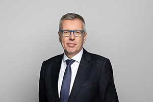 强劲增长14% 采埃孚集团2022年销售额达438亿欧元