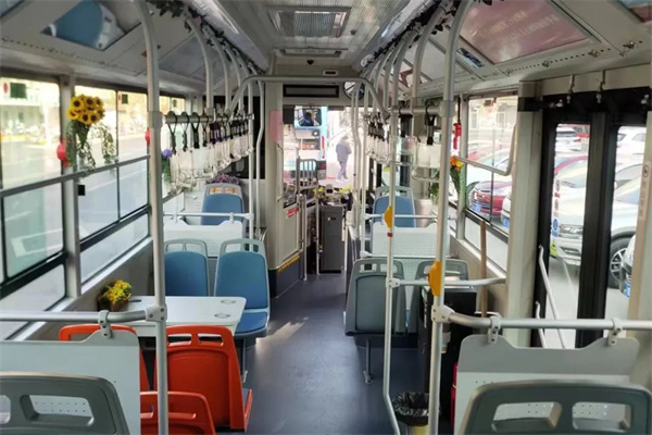 您坐过徐州这辆带“卡座”的公交车吗？