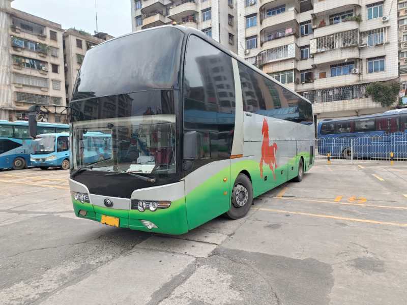 同款2台53座四轮碟刹带卫生间宇通6127中门气囊车