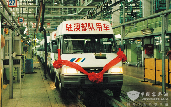 胸有情怀，心有理想! 依维柯开创了中国轻型客车的一个时代