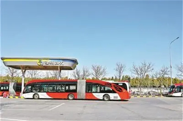 大1路引领北京公交环保之变——新时代首都发展巡礼·生态治理