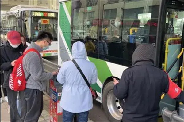 长春公交新亮点，77路公交架起快速“走廊”打造的全市首条快速公交线路