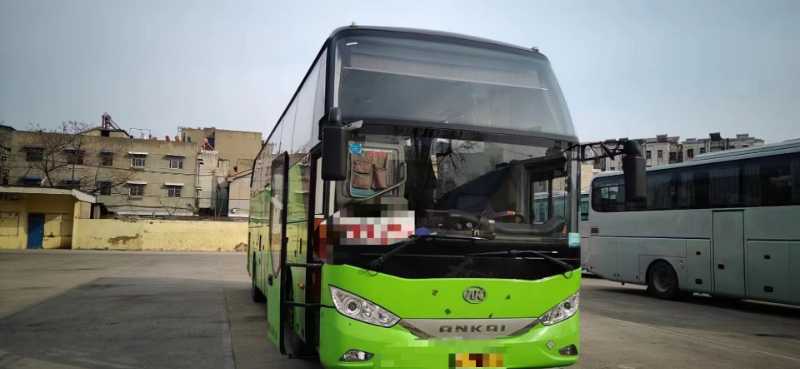  50座有中门LNG,有气罐暖气安凯6120气囊车