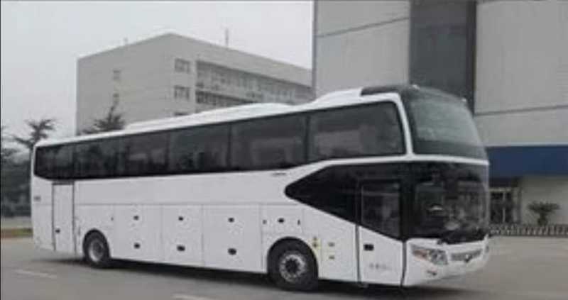 2017年9月 42座国五商务座椅带腿拖宇通6126四轮碟刹客车