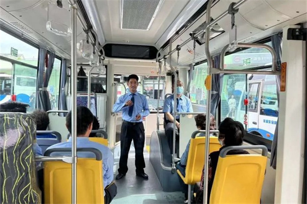 “全国助残日”之际，金高公交三分公司开展主题体验活动