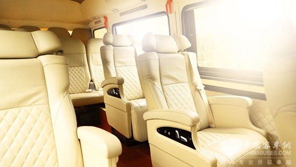 格力钛新能源 仿古铛铛车 考斯特商务车 脸谱公路车 双层观光巴士