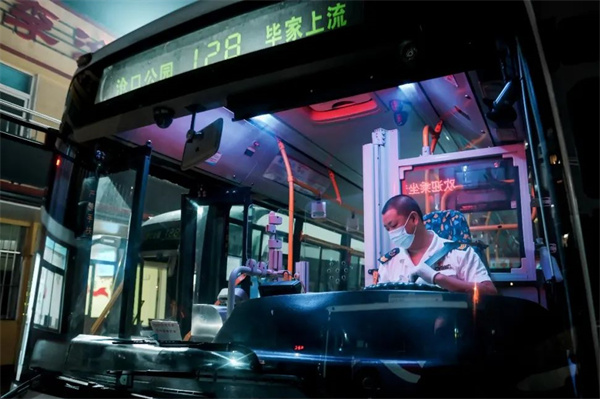 青岛公交启动“晚安计划” 让乘客“乘”心如意畅享夏夜