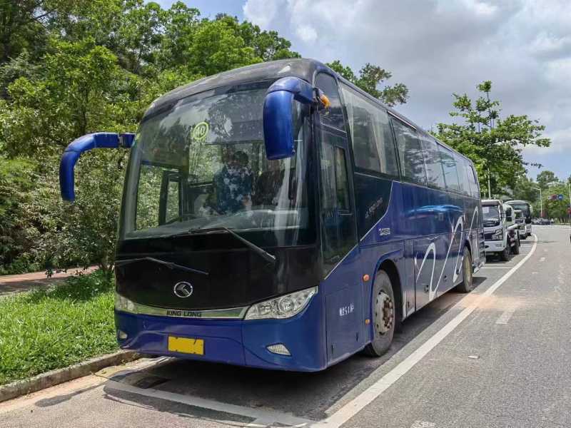 粤B国四51座大金龙6113通仓客车