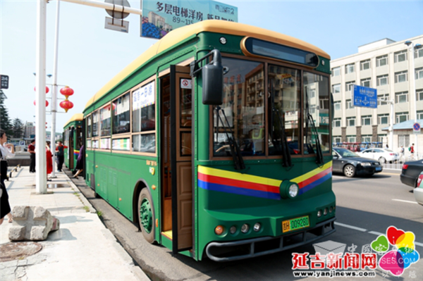 ​综艺《奔跑吧》延吉热力开跑 格力钛铛铛车化身“流动风景线”