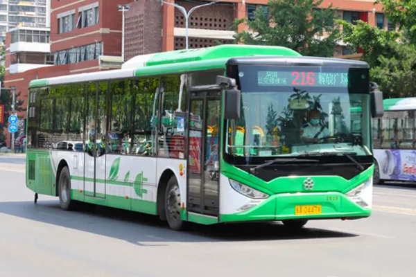 延时收车、增加运力 石家庄公交助力国际啤酒节顺利举办