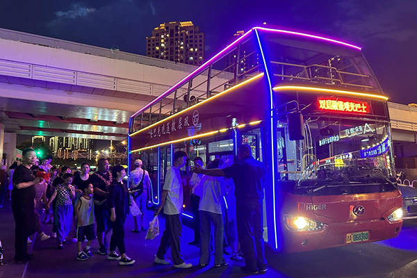 乘苏州金龙纯电动双层观光巴士 赴一场津门浪漫之约