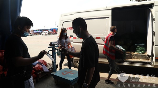 图雅诺轻客 吉象 刘老板 蔬果超市 采购进货