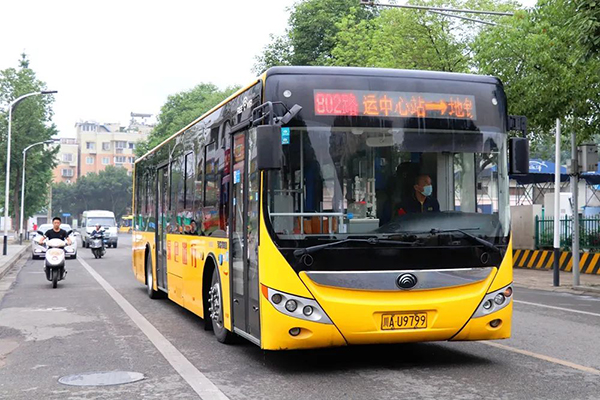 方便前往比赛场馆 成都公交集团开行9条大运会接驳专线