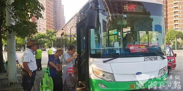 武汉公交集团 定制公交 地铁站 最后一公里