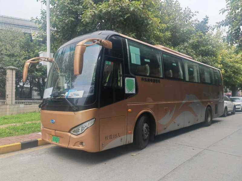 2019年1月 48座金龙开沃6117高端系列旅游气囊中门车