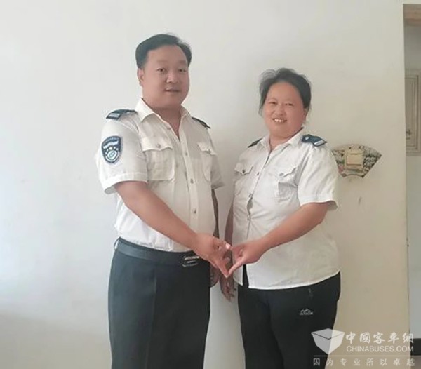 石家庄公交 公交车 七夕主题车厢 传统节日