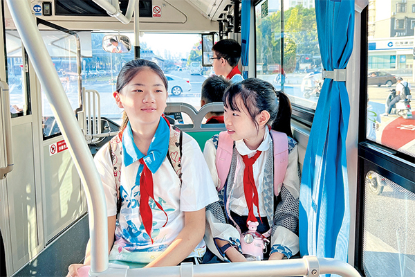 武汉公交集团打造 武汉开通“爱生”定制公交专线