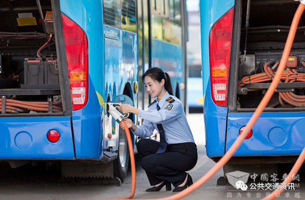 公交驾驶员 情绪管理 语言纠纷 遭到投诉