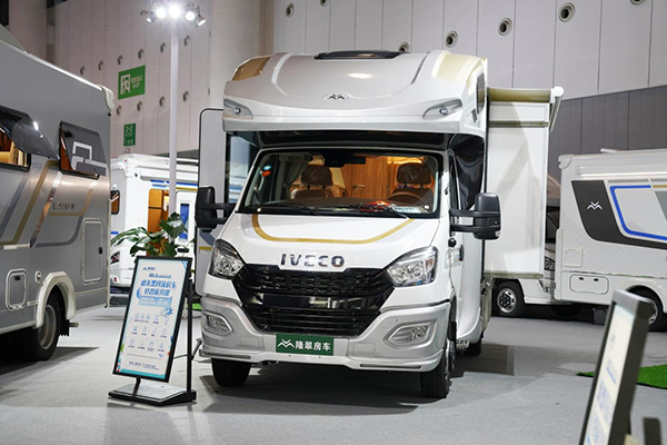 成都房车展吸引大量试乘 依维柯房车究竟有何不同？