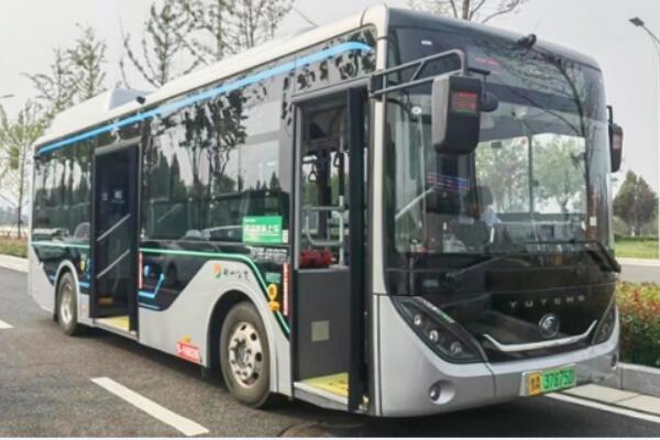 限时1分钱乘车 郑州公交“龙湖里约巴”网约巴士试运营