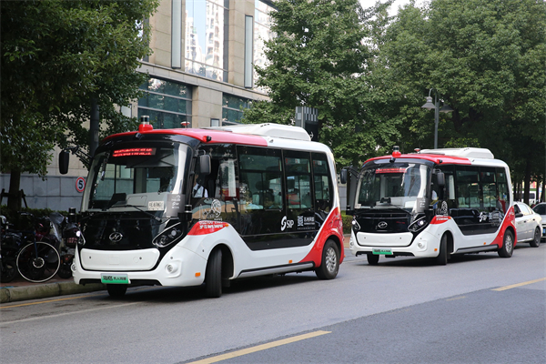 亮相智能交通世界大会 苏州金龙这款小巴为何引发外宾惊呼？