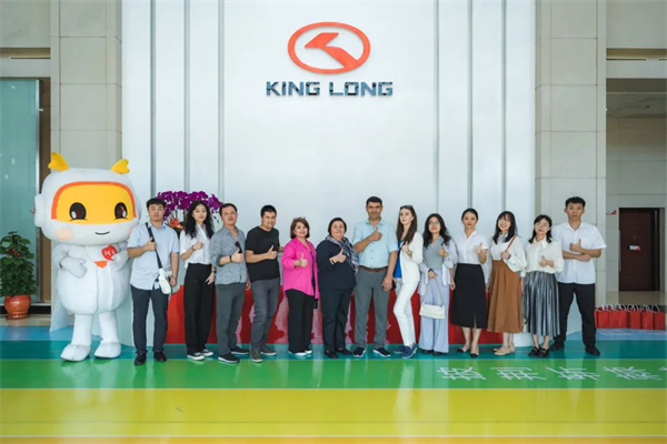 近距离见证“中国智造”！乌兹别克斯坦媒体团参访金龙