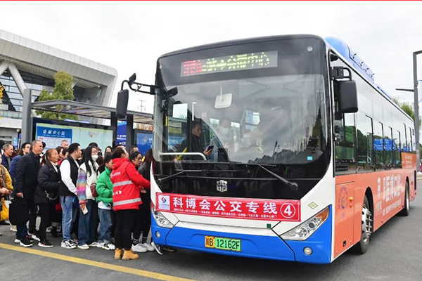 优质高效完成任务 绵阳公交集团为科博会提供交通运输保障
