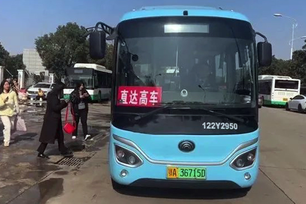 一站直达地铁站 武汉公交集团“文高专线”开通试运行