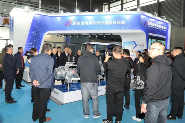 东风德纳携四款产品登陆上海客车展 它们都有哪些独门绝技？