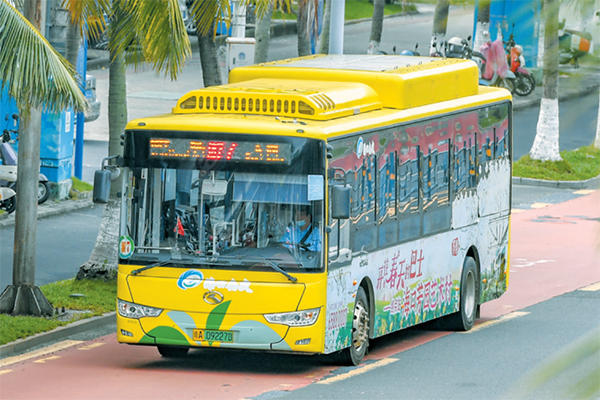 定制公交达到105条 海口交投集团开通桃李春风小区专线