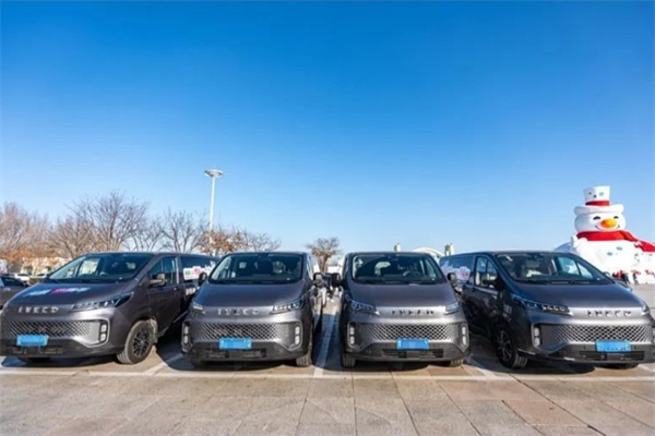 助力游客畅游“尔滨” 南京依维柯用这款轻客免费接送