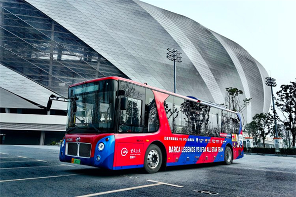 巴萨传奇球星对战即将开踢 苏州金龙定制观光车队已上线