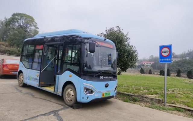 萌萌哒小巴士志愿者上线 城乡公交服务暖心再升级