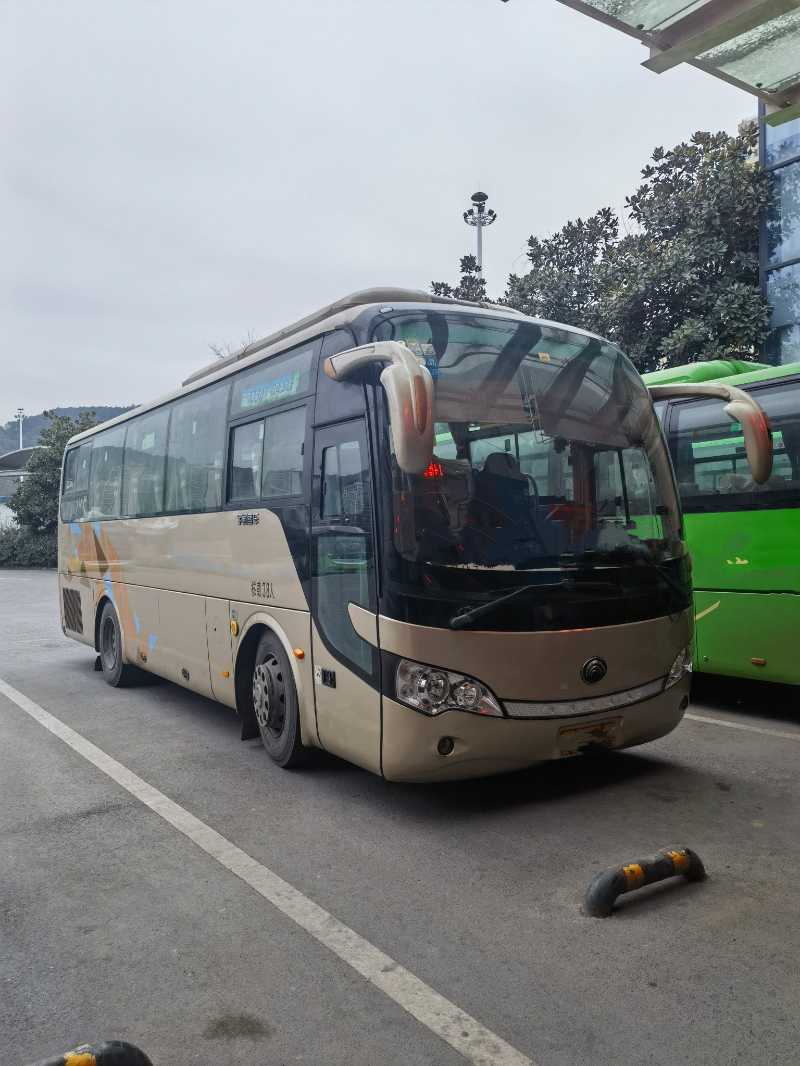  国五38座宇通6908气囊暖气安全门客车