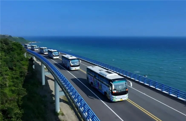 公路观光巴士火爆出圈，宇通带您解锁海南环岛游新玩法