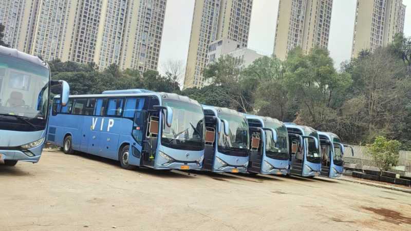 2023年6月 多台国六50座申龙6126气囊双开门高配车 