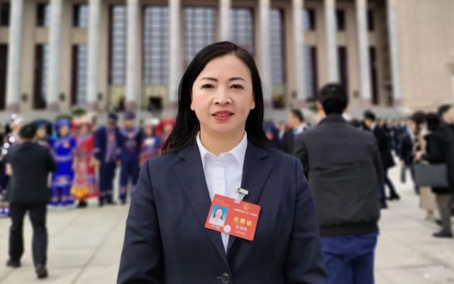 全国人大代表张海荣：建立新能源公交车动力电池应用预警机制