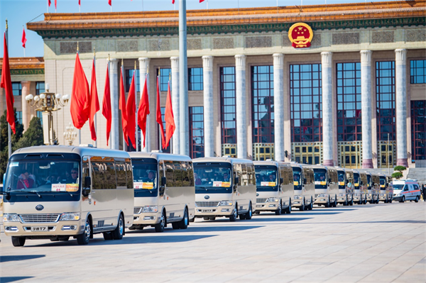 连续20年服务两会 宇通客车以切实行动回应热议话题