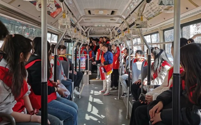 弘扬雷锋精神 太原公交为城市的公交建设贡献一份力量