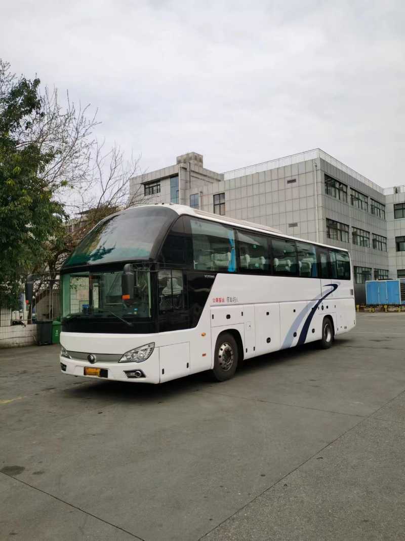 2019年7月 12米49座国五宇通6122气囊中门暖气车