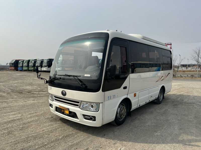 19座中型非营运国五宇通6609中巴 