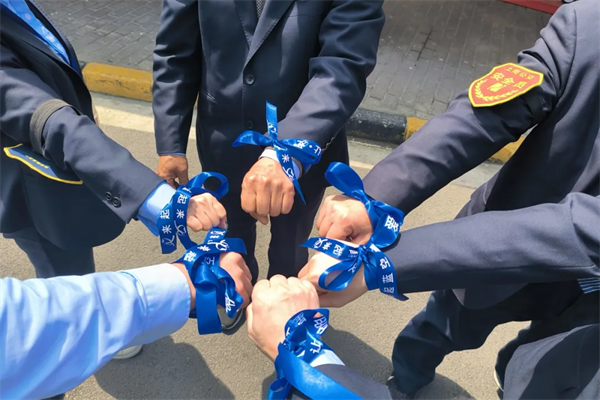 关注孤独症患者 上南公交开展蓝丝带志愿服务活动