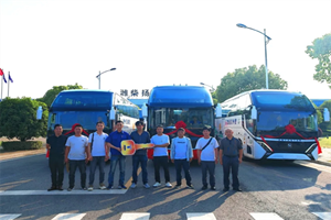 亚星X9-3和金刚系列高端旅游客车 携手领略醉美多彩贵州