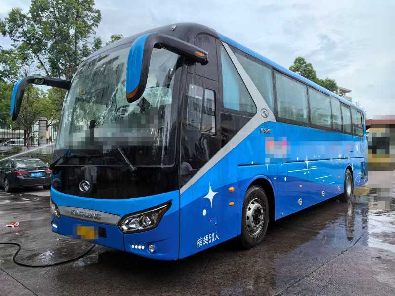 2023年4月 多台50座国六有公告准新大金龙6125气囊中