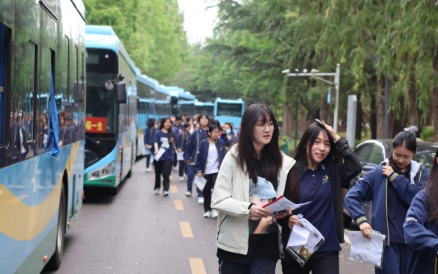 潍坊公交集团圆满完成高考及端午节运输服务保障工作