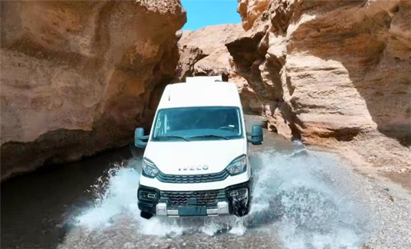 全时四驱+三把锁！依维柯4x4让越野岂止于越野